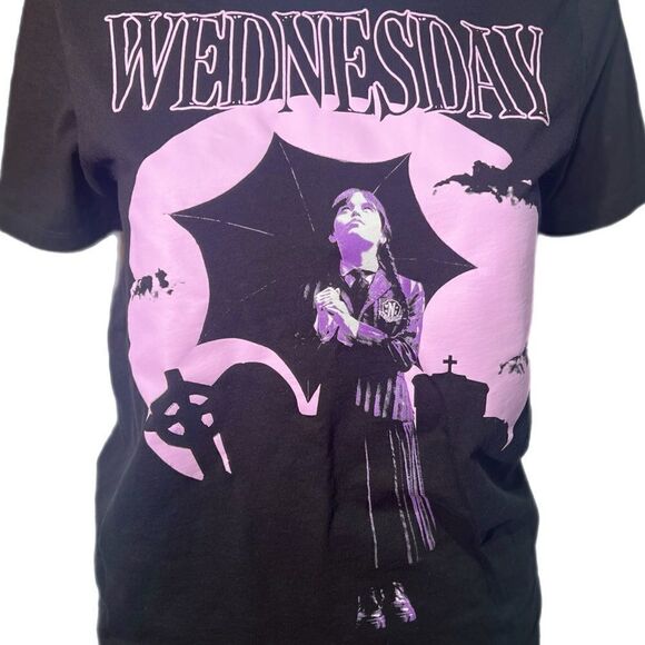 Old Navy Wednesday T-Shirt (XS) NWOT - Picture 6 of 8